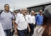 El ministro de Comercio, Industria y Turismo de Colombia, Germán Umaña (C), visita hoy la frontera en entre Colombia y Venezuela.