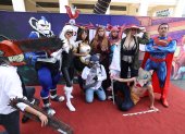 Ayer, durante la presentación de la agenda festiva, algunos cosplayers recorrieron la Plaza de la Administración para fotografiarse con la ciudadanía.