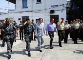 El ministro del Interior, Juan Zapata, visitó la tropa en Guayaquil