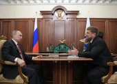 Foto de archivo del líder de Chechenia, Ramzán Kadírov, con el presidente de Rusia, Vladímir Putin.