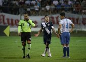 El árbitro, Marlon Vera, fue señalado por los jugadores de Liga de Quito al finalizar el partido contra 9 de Octubre.