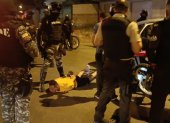 Uno de los detenidos en operativo policial.
