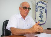 Ingeniero comercial y máster en administración MBA.  Ha sido presidente del Club de Leones Salinas Costa Azul, y miembro de algunos sectores profesionales y sociales de la provincia de Santa Elena.