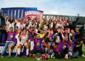 El Club Ñañas celebrando su primer campeonato de Superliga Femenina esta temporada.