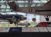 Varias de las aeronaves que se exhiben en el Museo Nacional del Aire y el Espacio de Washington, reabierto el viernes 14 de octubre.