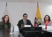 Autoridades del Sistema de Educación Superior en rueda de prensa en Quito este martes 18 de octubre