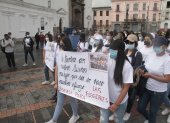 Protesta. Un medio centenar de aspirantes a policías marcharon al Palacio de Gobierno.