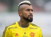 Arturo Vidal, volante chileno de Flamengo, está en duda para la final.