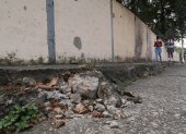 La veredas de la ciudadela 9 de Octubre no han recibido mantenimiento.