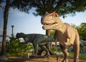 Parte de los dinosaurios que se exhiben en el Malecón.