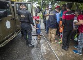 Pistas. Migrantes venezolanos son detenidos por militares y policías guatemaltecos en El Cinchado.