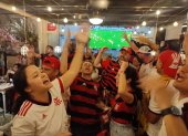 Hinchas del Flamengo celebran el cetro de la Libertadores.