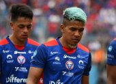 Los jugadores de Olmedo se lamentan después de perder el partido ante el Manta