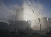 Imagen de un bombardeo ruso sobre la ciudad de Kiev.- EFE/EPA/SERGEY DOLZHENKO
