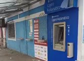Afuera de las oficinas de Emapad se produjo el estallido.