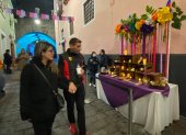 Las exposiciones están a lo largo de la calle principal de La Ronda.