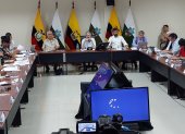 El presidente Guillermo Lasso dirigiendo la mesa de autoridades.