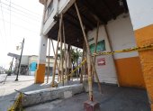 El inmueble a punto de colapsar está ubicado en Esmeraldas y Portete.