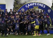 Los jugadores de Independiente del Valle y la celebración tras ganar la Copa Ecuador, título que suman a la corona de la Copa Sudamericana que alcanzaron en octubre.