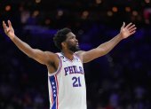 Joel Embiid, jugador de los 76ers, tuvo una actuación impecable ante los Utah Jazz.