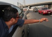 Flujo vehicular. Conductores de la zona señalan que deben pedirle a los otros automovilistas les cedan el paso.