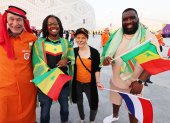 Hinchas de Senegal y Países Bajos se unieron en la fiesta del fútbol. Ambos creen que medir a Ecuador será difícil.