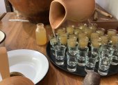 Cusco. Una demostración gastronómica en esta ciudad: se sirve pisco.