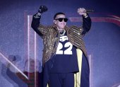 El cantante puertoriqueño Daddy Yankee se presenta en un concierto de su gira “La Ultima Vuelta World Tour Legendaddy", en una fotografía de archivo.