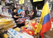 LOS LAMACENES DE JUGUETE SE PREPARAN PARA LAS VENTAS DE NAVIDAD JUGUETON, PELUCAS Y POSTIZO Y ESTUARDO SANCHEZ LLENAN SU LOCAL DE JUGUETES 7 DE NOVIEMBRE DEL 2022 GUAYAQUIL-ECUADOR