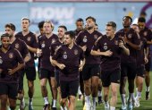 Jugadores de Alemania participan en un entrenamiento de su selección en Doha.
