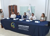 Control. Las autoridades del Ministerio de Agricultura y Agrocalidad informan sobre los protocolos para evitar que la enfermedad se extienda.