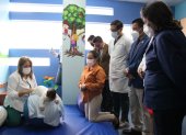 El área reabierta en el Hospital del Niño ofrece terapia física y de lenguaje, entre otros servicios