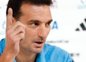 El seleccionador argentino Lionel Scaloni da una rueda de prensa en el Centro de Prensa del Mundial FIFA Qatar 2022 en Doha, este martes, en la víspera de su partido del Grupo C contra Polonia.