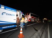 Hecho. Uno de los tres afectados en el accidente falleció dentro del bus.