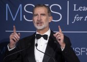 Washington (Estados Unidos), 12/03/2022.- El Rey Felipe VI pronuncia su discurso en la cena de gala para conmemorar el centenario del programa de Maestría en Ciencias en Servicio Exterior de la Universidad de Georgetown, en el Instituto de la Paz de los Estados Unidos, en Washington, DC , EEUU, ayer viernes. EFE/MICHAEL REYNOLDS