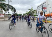 Los compañeros de los fallecidos pedalearon en su honor por las calles de Machala.