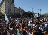 Hinchas de Argentina celebraron en Buenos Aires, tras ganar la final de la Copa del Mundo.