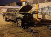 El 18 de octubre pasado, el candidato a la Alcaldía de Esmeraldas, Frickson Erazo, sufrió un atentado en los exteriores de su casa, su camioneta fue incinerada. Ocho días después, se disparó contra su vivienda en horas de la madrugada y también detonaron un artefacto explosivo.