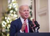 El presidente de los Estados Unidos, Joe Biden, pronuncia un discurso navideño desde la Casa Blanca en Washington.
