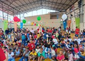 Algarabía. El grupo Regalando Sonrisas este año festejó la Navidad con 480 niños de varios barrios de la Isla Trinitaria, sur porteño.