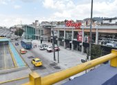 Sur. La Plaza Comercial Villaflora abrirá en el 2023, por ahora ya está operando la segunda tienda de muebles El Bosque. Tendrá un banco, farmacia, una cafetería, entre otros locales.