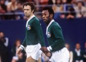 Franz Beckenbauer y Pelé coincidieron en el fútbol norteamericano.