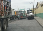Trancones. Durante todo el día el transporte pesado se apodera de dos de las principales avenidas de La Pradera