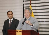 Cáceres. El presidente Guillermo Lasso junto con su canciller Juan Carlos Holguín, en una rueda de prensa en la sala protocolar del Aeropuerto Mariscal Sucre, en Quito.