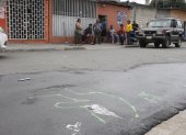 Incidente. Peritos de tránsito delimitaron la zona donde ocurrió el siniestro. El punto seguía marcado.
