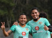 Bryan y Yardely Rodríguez festejaron junto al ascenso del Libertad para la presente temporada.