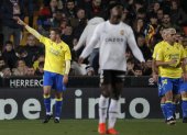 Carlos Alcaráz, del Cádiz, celebra su tanto ante el Valencia.