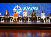 El primer bloque de candidatos a la Prefectura del Guayas debate en el Teatro Centro de Arte.