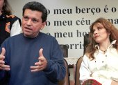 Sergio Andrade y Gloria Trevi en una imagen de archivo del año 2002 cuando se enfrentaban a la justicia en Brasil.