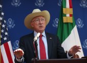 El embajador de Estados Unidos en México, Ken Salazar, habla durante una rueda de prensa hoy, en la Ciudad de México (México). EFE/Sáshenka Gutiérrez